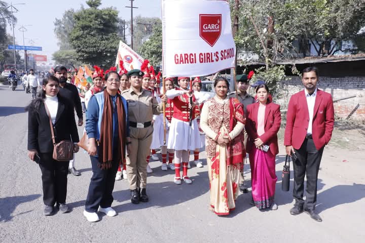 गणतंत्र दिवस के अवसर पर मेरठ नगर निगम तथा सामाजिक संस्था द ग्रोइंग पीपल द्वारा गणतंत्र मार्च निक